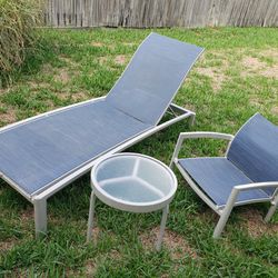 TEXACRAFT Patio Furniture  6 Lounges & Tables, 1 Chair,  One 42" Table With Umbrella 