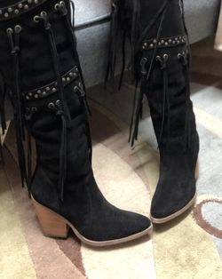 Botas size #7 color Negro Las use una ves prácticamente nuevas