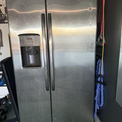 FREE FRIDGE FOR PICK UP
