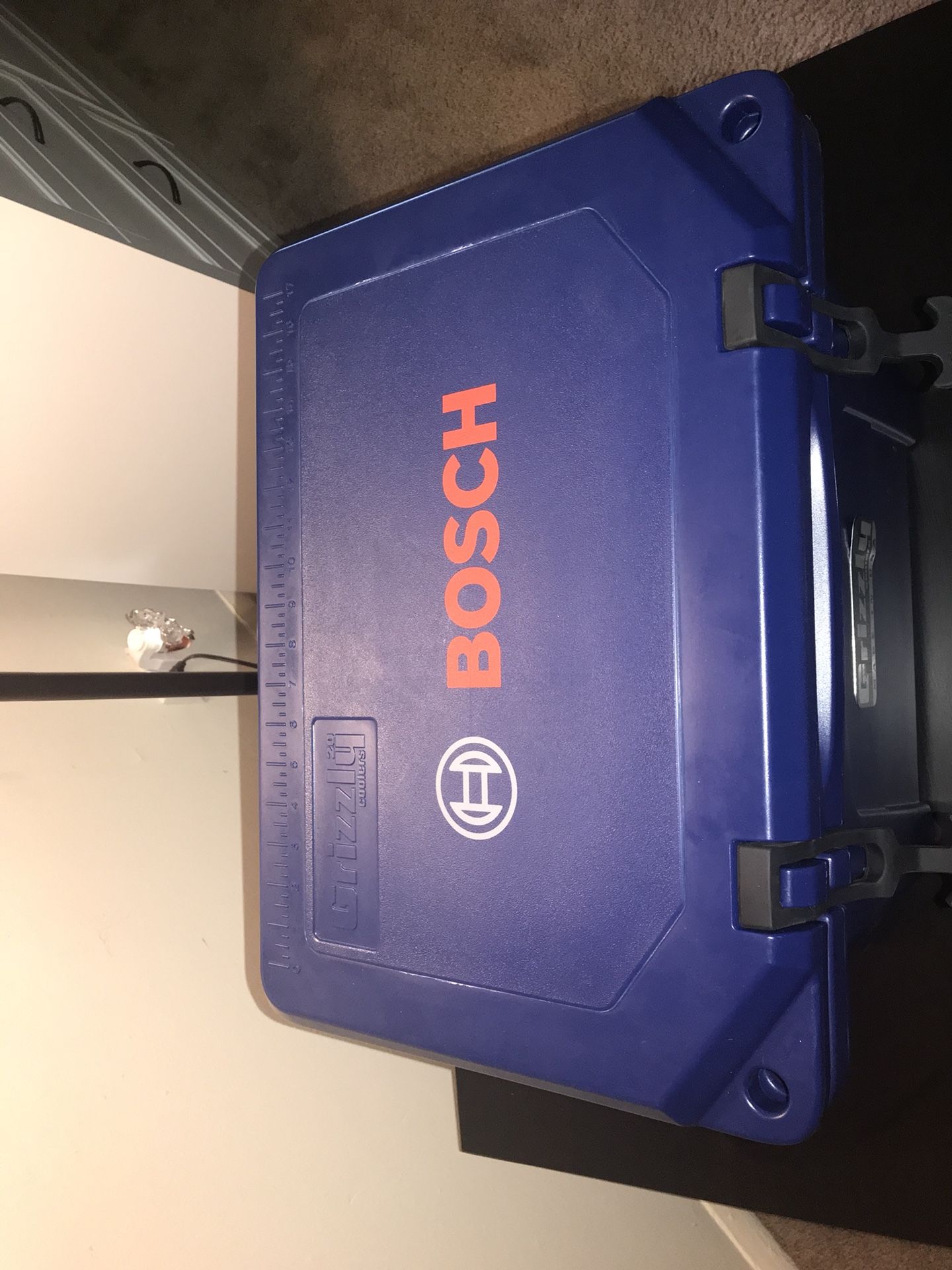 Brand new Bosch Grizzly 20 Cooler!!