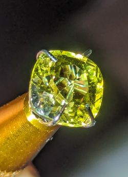 4.35ct certified Yellow Sapphire