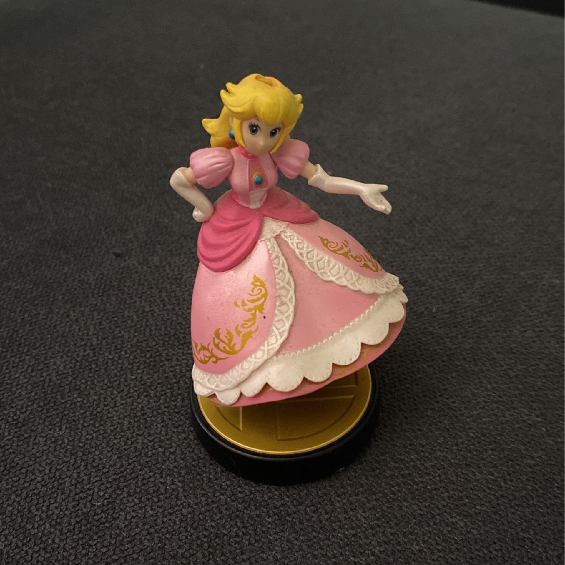 Princess Peach Amiibo