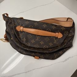Authentic Louis Vuitton Monogram Bumbag – One Size
