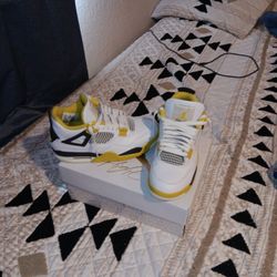 Jordan 4 Retro Vivid Sulfers