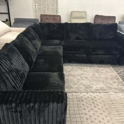 New 119x92 Large Sectional Couch! Free Delivery 🚚! 