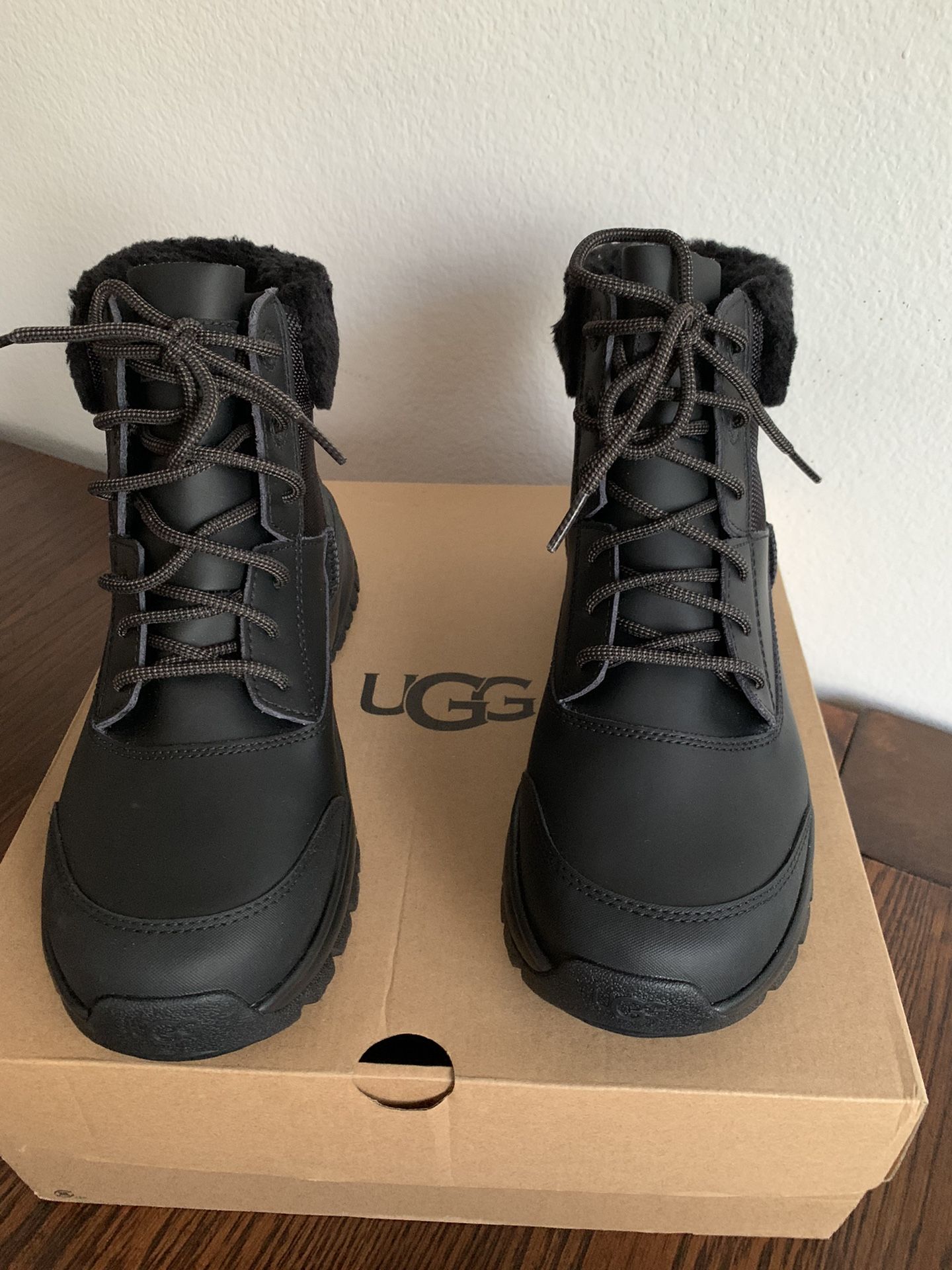 💦☃️ New Women UGG Boots Size:9 💦☃️ Botas UGG Nuevas De Mujer Talla:9 Excelente calidad para las personas que trabajan en los empaques 💦❄️