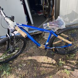 New Hyper Mountain Bike 29” 