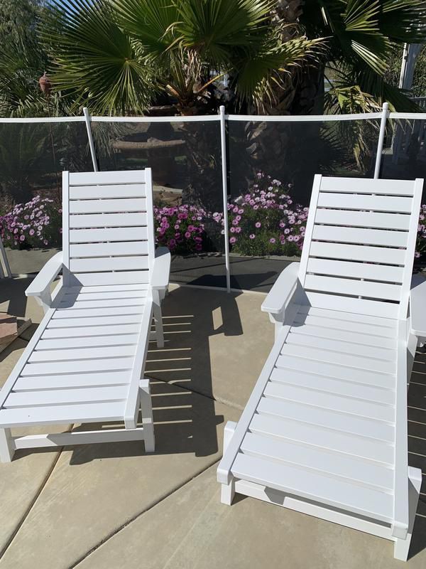 Set Of 2 Adirondack Style Chaise  Pool Lounger Chairs With Cushions