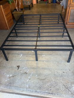 Full Size Heavy Duty Metal Bed Frame