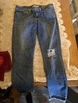 Women’s Levis jeans
