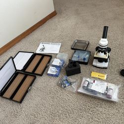  Bresser Microscope