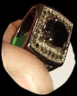 BLACK GEM RING SIZE 7