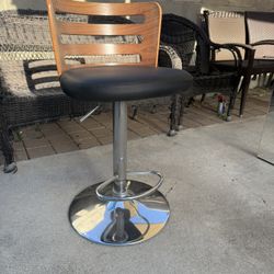 Swivel Stool 