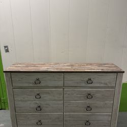 Willowton 6 Drawer Dresser - FREE DELIVERY