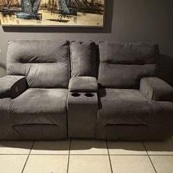 Power Reclining Loveseat/sofa