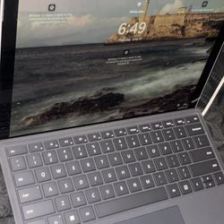 Microsoft Surface Pro 6 12" Core i5 1.6 GHz - SSD 128 GB - 8 GB locked for parts