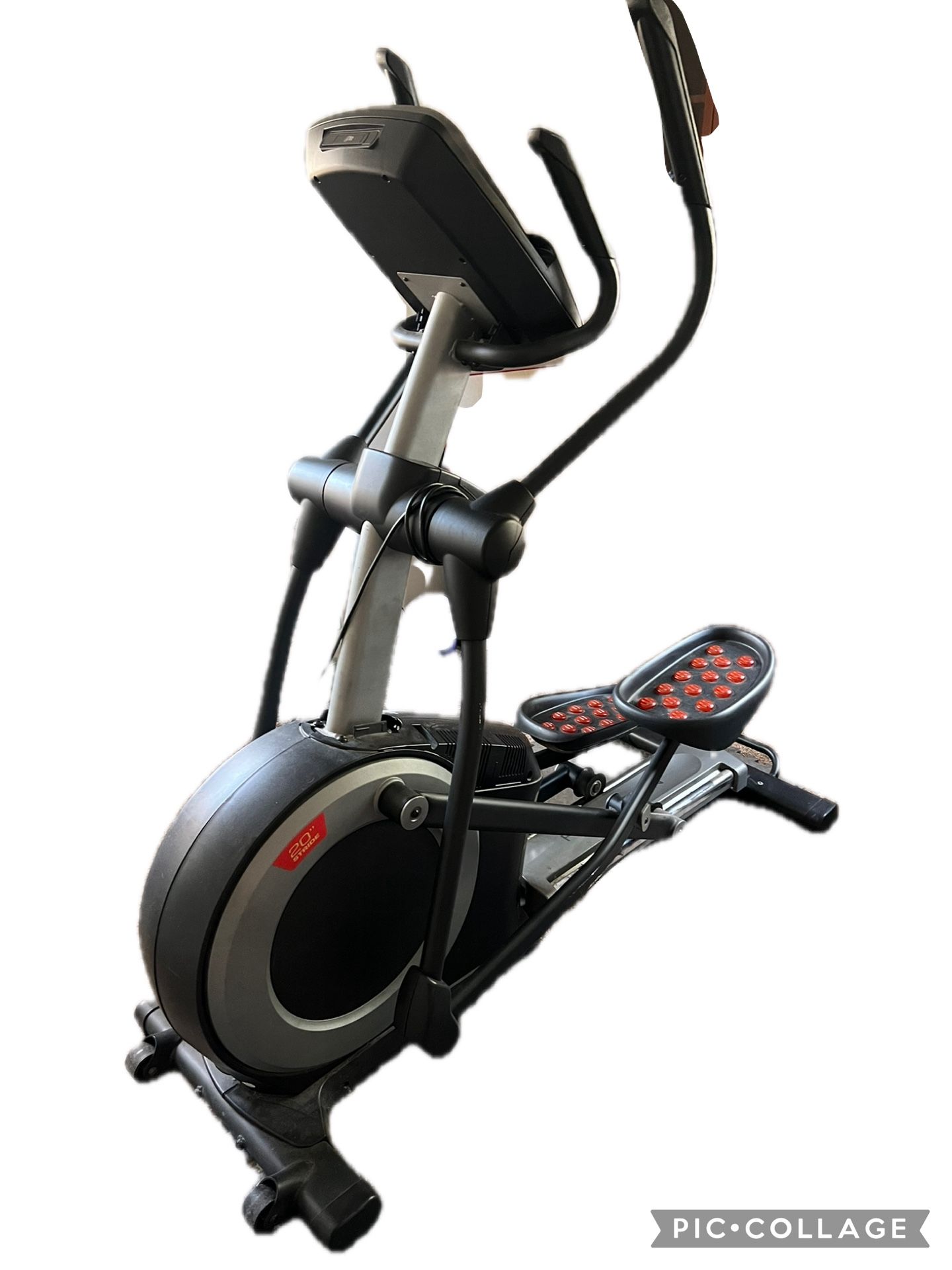 Freemotion 515 Elliptical.. 20in stride.. pedal adjust.. 30 onboard workouts.. good condition