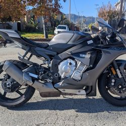 2016 Yamaha R1S Clean Title Motorcycle
