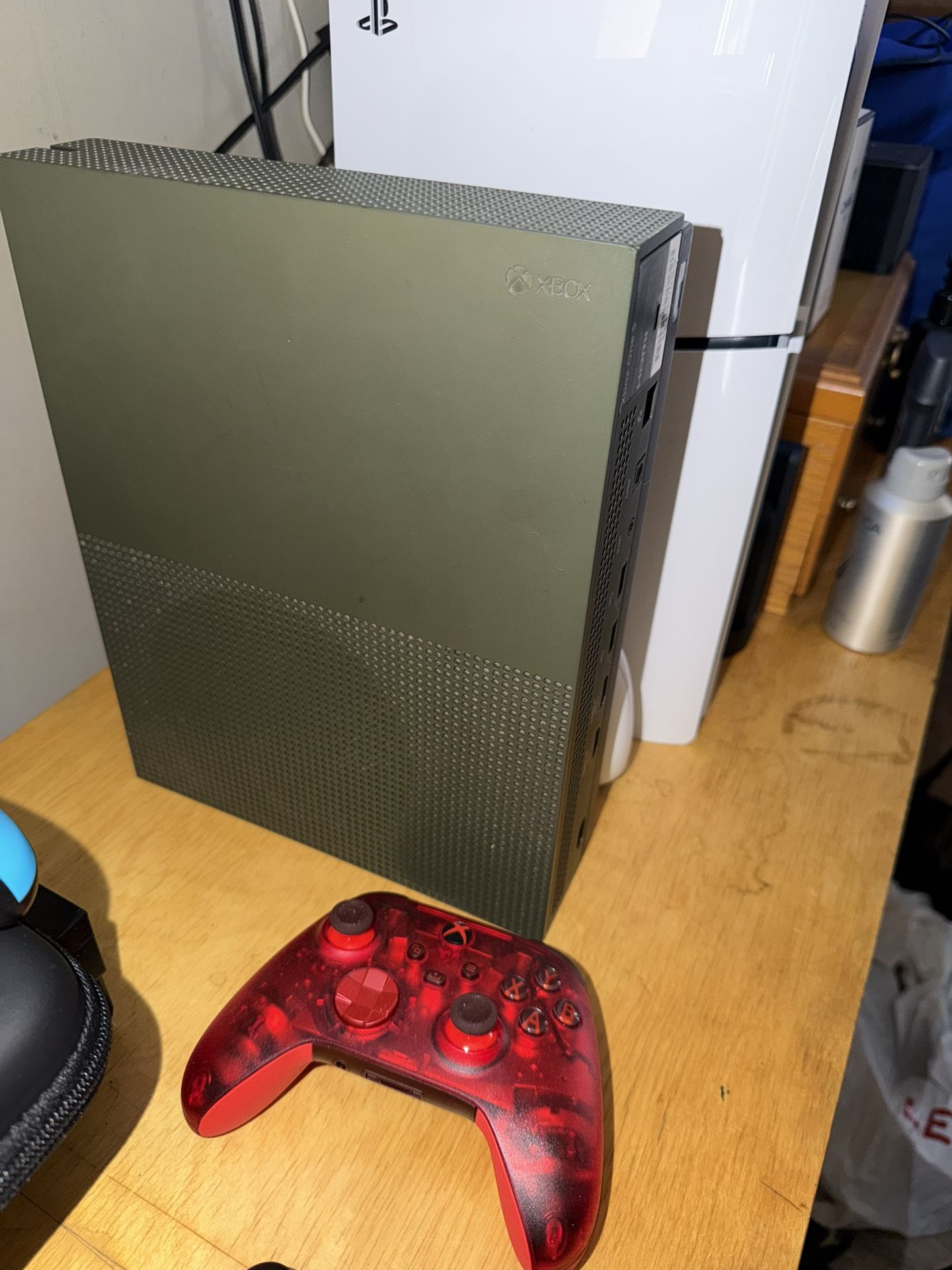 Xbox One S 1TB With Controller