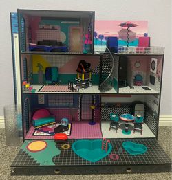 LOL Dollhouse