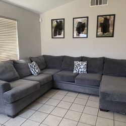 Sectional couch with chaise lounge