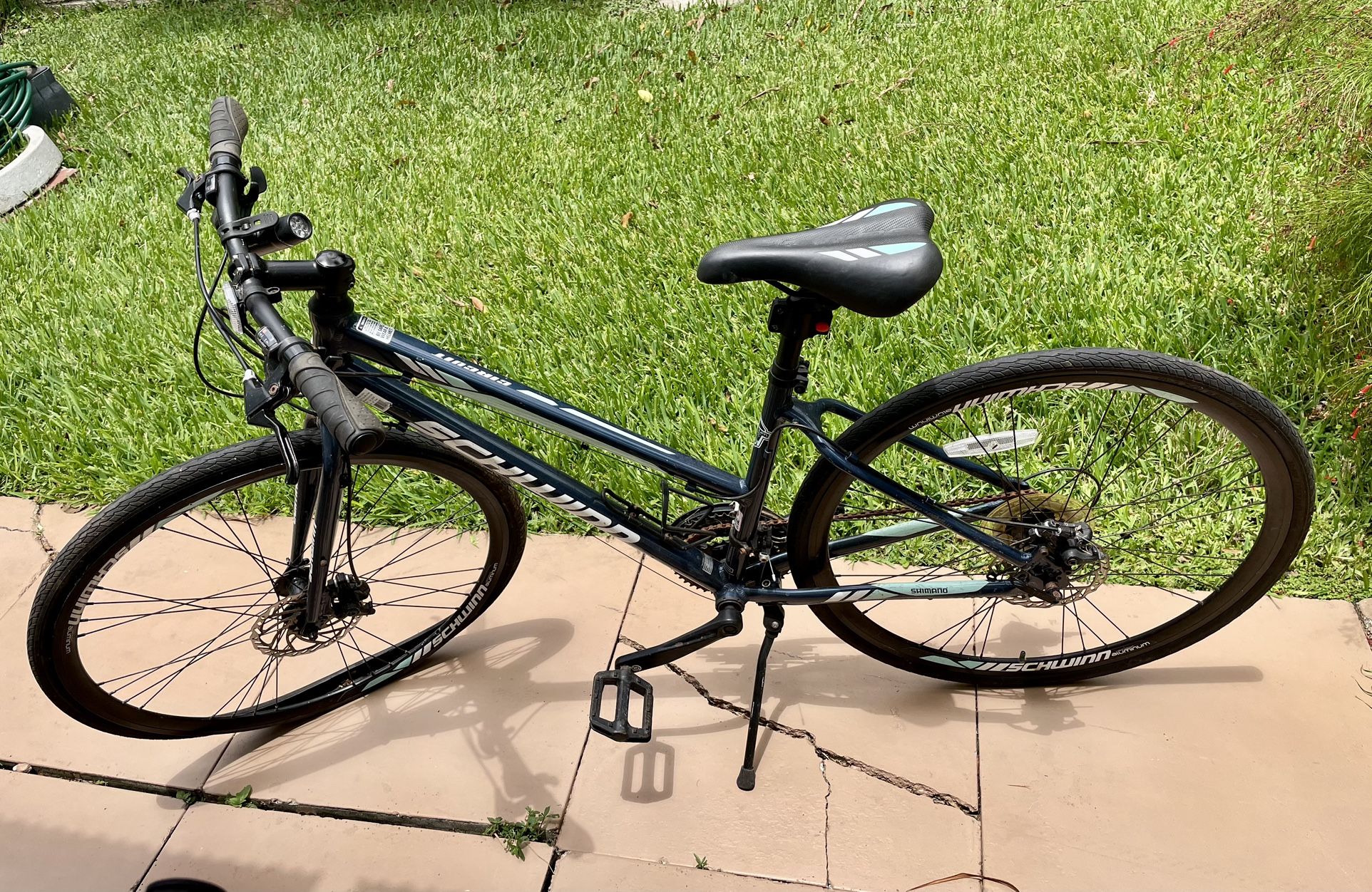  Schwinn Circuit 700c/28" Hybrid Bike