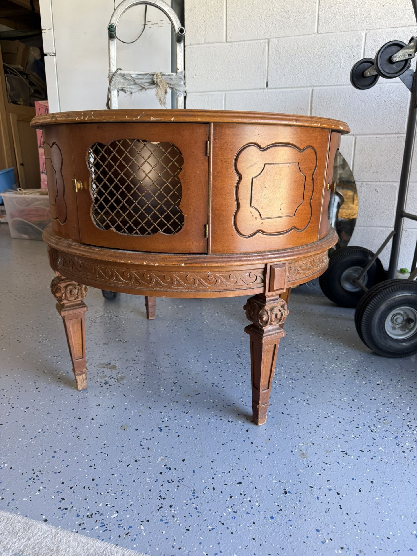Antique French Provencial Round Table-$100 OBO