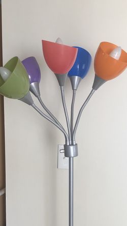 Lámpara De Pie.  5 Focos Diferentes Colores cuarto De Niña, Sala, Etc