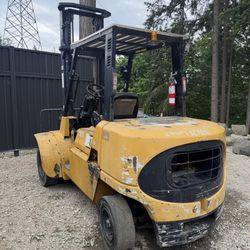 Caterpillar DP40K ForkLift Diesel 9k Lift Capacity Machinic Special 
