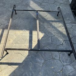 metal bed frame w/ center support # 88