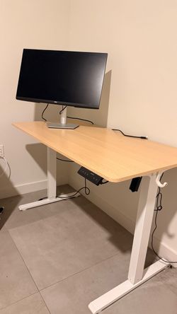 Adjustable Standing Desk – $90 OBO 🖥️