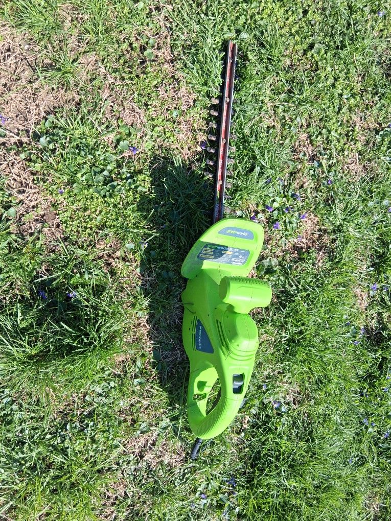 Greenworks Electric Hedge Trimmer