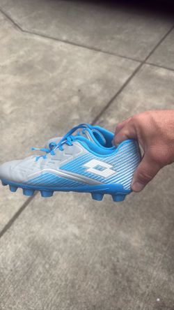 Kids cleats