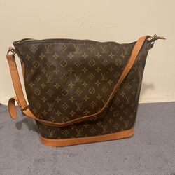 LV PURSE