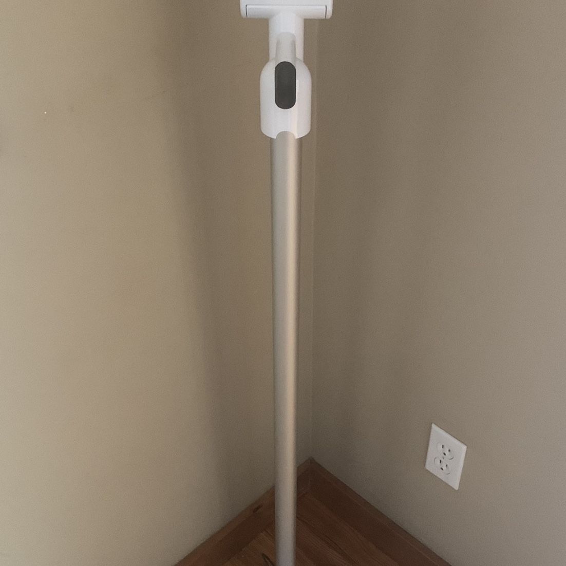Dyson V11 Floor Dock Charging Station