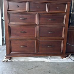 Dressers And Nightstands