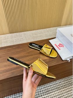 Versace Women’s Slides With Box 2026 New