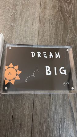 New 5”x7” acrylic picture frame