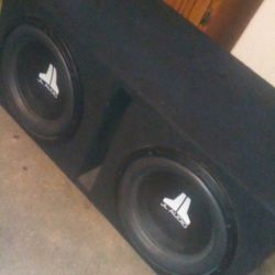 JL Audio Subwoofers 2 15  With Amplifier $600