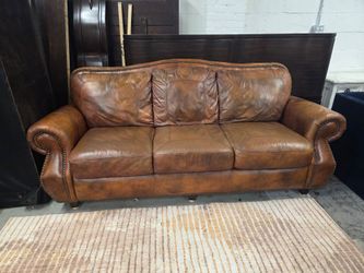 Genuine camel Leather Sofa
Delivery options available!