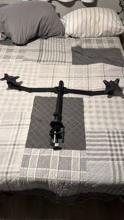 Dual monitor desk mount