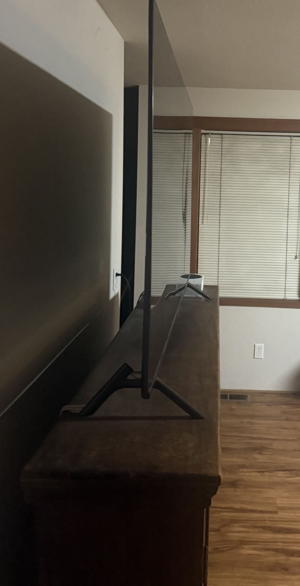 Samsung 65” UHD 4K Smart TV – MU8000 Series