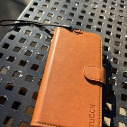 Tucchi Leather-like iPhone 15 Case 