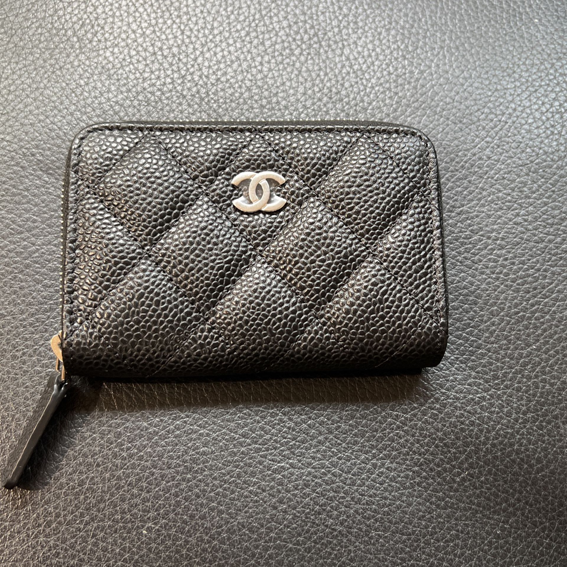 Chanel Vintage Zip Wallet for Sale in Fort Lauderdale, FL - OfferUp