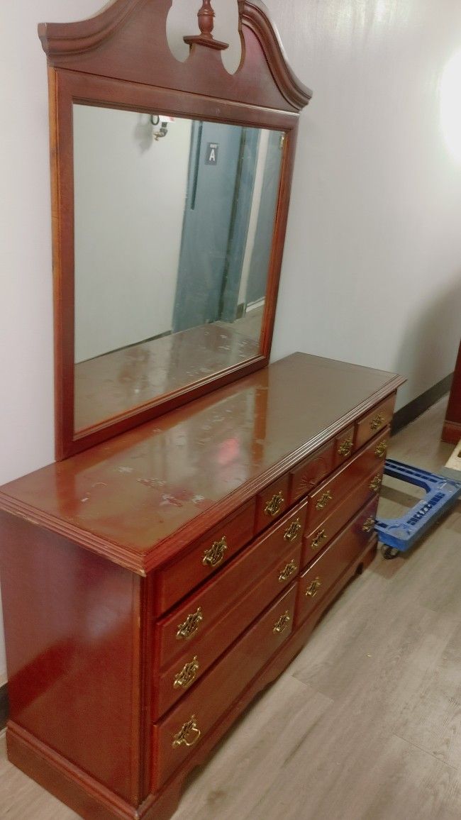 DRESSER AND MIRROR 
