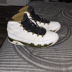 Statue 9s 2015 Pair
