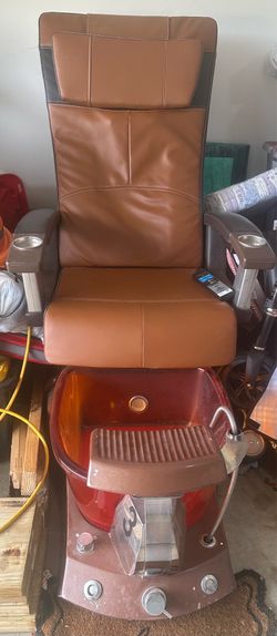 Pedicure/ massage chair works great