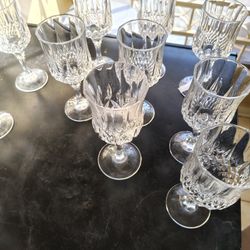 Tableware and Kitchenware
Glassware
Vintage Crystal Decanter and 6 Wine Glasses