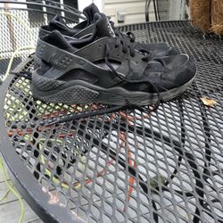 Nike Huraches Size 12
