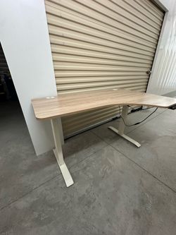 Standing desk